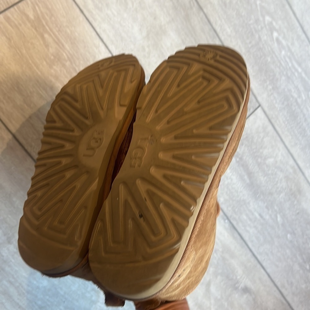 Ugg chestnut Nueumal tie suede sheepskin suede winter boots size 5/6 - Picture 5 of 12